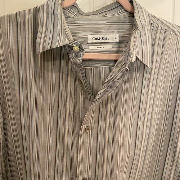 Calvin Klein Button Up - Picture 9 of 11